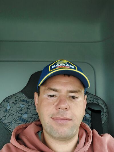  ,   Anton, 39 ,   c 