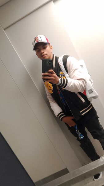  ,   Deinnis, 19 ,   ,   