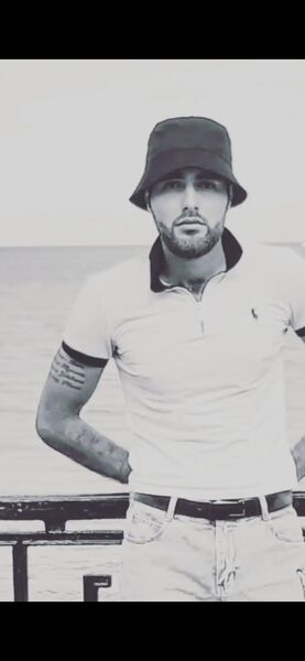  ,   Artur, 32 ,   ,   