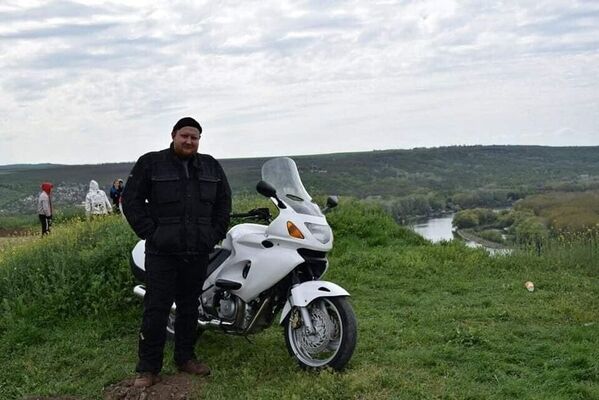  ,   Denis, 37 ,   ,   , c 