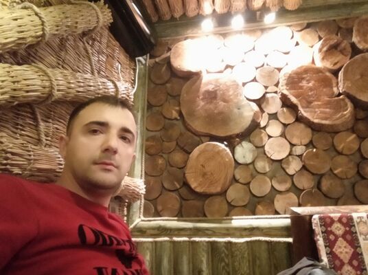  Kadikoy,   Vahid, 40 ,   ,   , c 