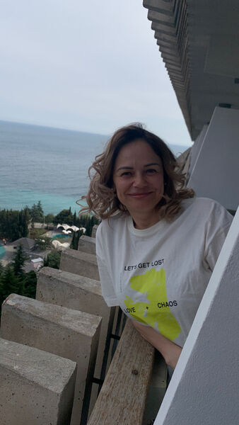  ,   Mila, 53 ,   c 