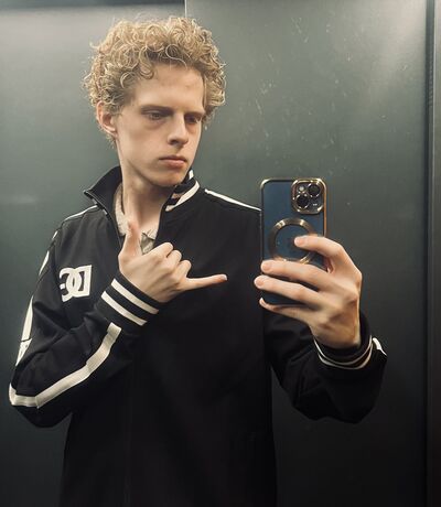  --,   Alexander, 18 ,   ,   , 