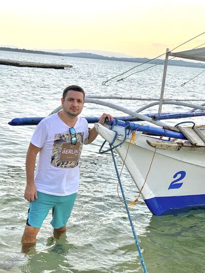  ,   Dogan, 44 ,   c 