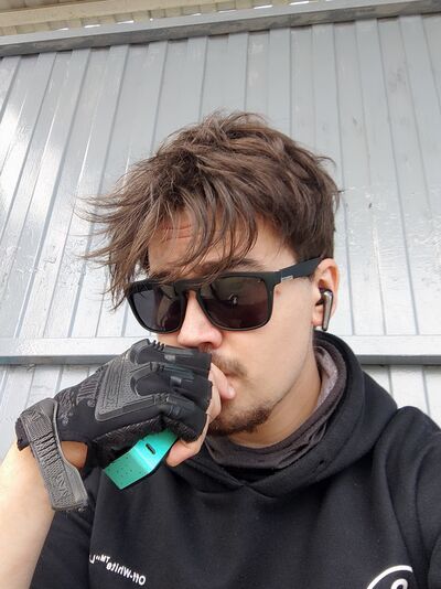  ,   Anton, 27 ,   ,   , c 