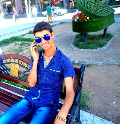  ,   Narek, 31 ,   