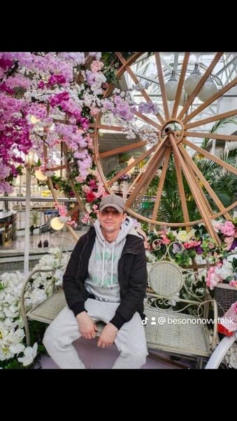 ,   Vitalik, 35 ,   ,   , c , 