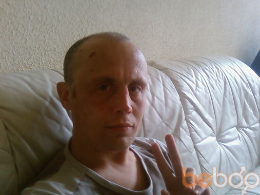  2319821  Artur, 48 ,    