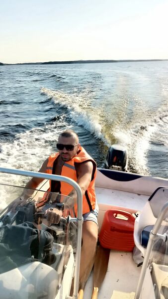  -,   Andrian, 40 ,   , 