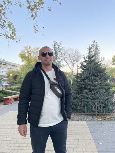  ,   Dmitry, 40 ,   ,   