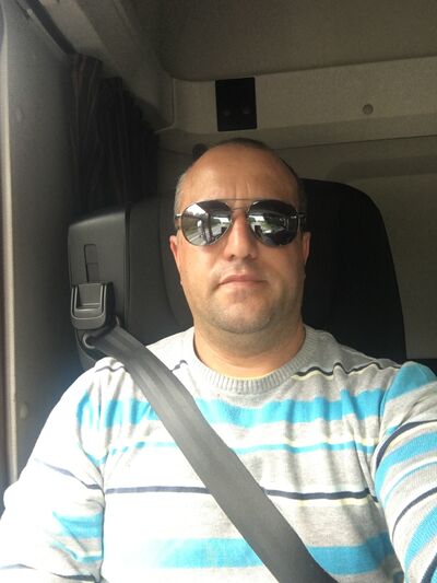  ,   Anton, 48 ,   ,   