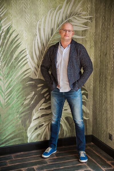  -,   Paul M, 49 ,   ,   , c 