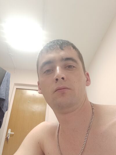  ,   Viktor, 33 ,   ,   