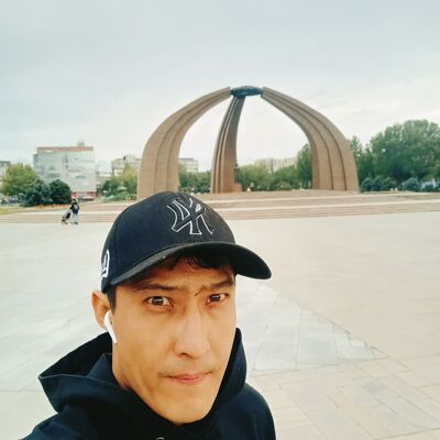  ,   Marat, 33 ,   ,   