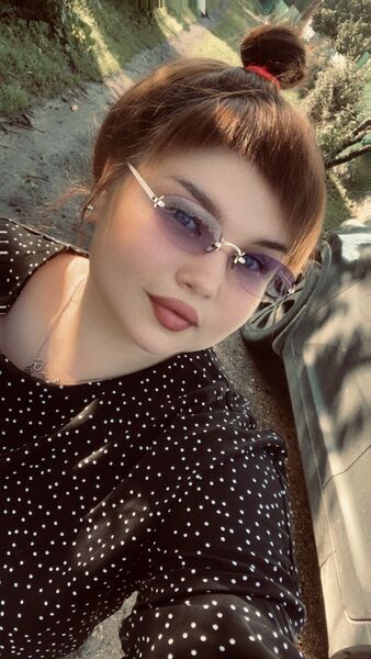 ,   Kristina, 22 ,   c , 