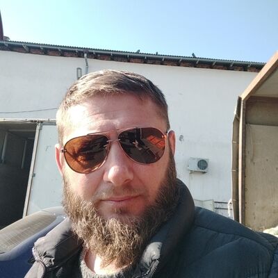  ,   Kamil, 36 ,   ,   