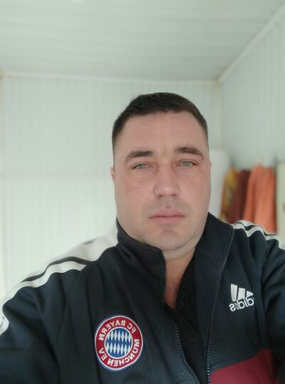  ,   Maxim, 42 ,   ,   , c 
