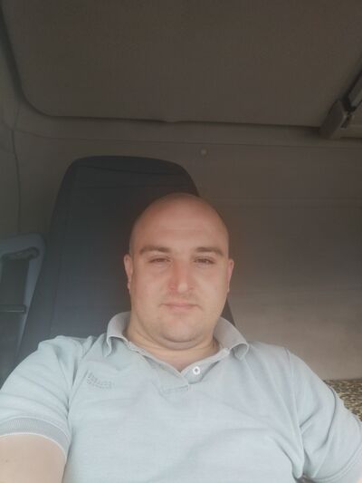  ,   Yra, 42 ,   ,   , c 