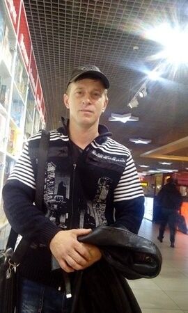  ,   Alex, 42 ,   