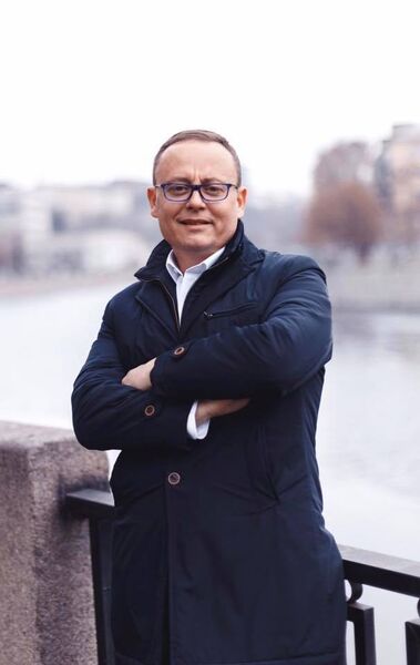  ,   Xavier Vic, 53 ,   ,   , c 