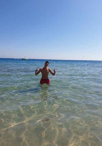  ,   Anton, 39 ,   ,   