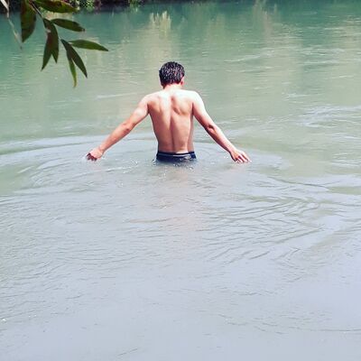  ,   Ali, 32 ,     , c 
