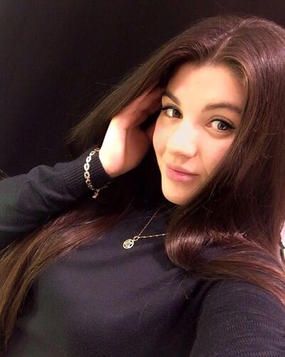  ,   Liana, 27 ,   c 