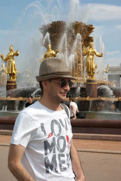  ,   Roberto, 44 ,   