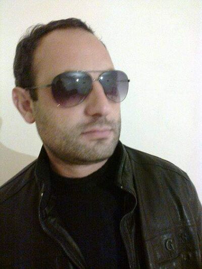  ,   Robi, 37 ,   ,   