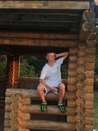  ,   Ilya, 21 ,   ,   