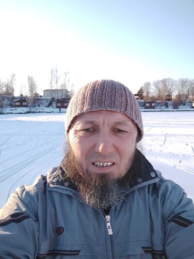  ,   Mihail, 51 ,   c 