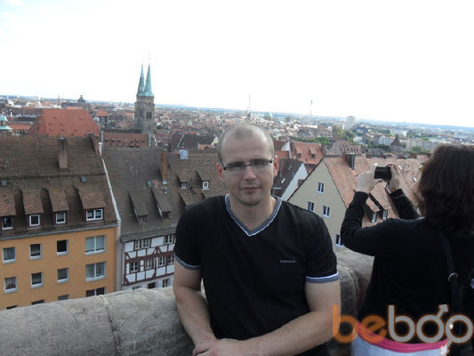 2002611  Viktor, 44 ,    