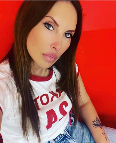 ,   Mila, 37 ,   c 