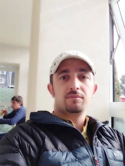  ,   Yanis, 28 ,  