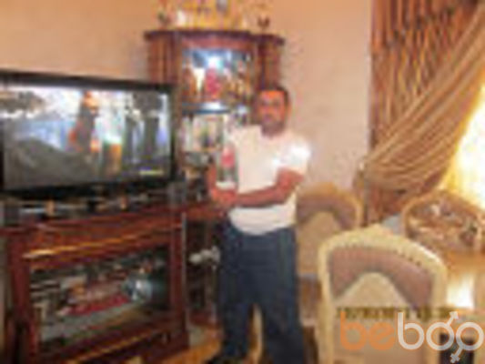  1727491  Narek, 44 ,    