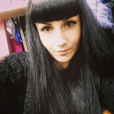 ,   Yana, 38 ,  