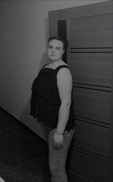  ,   Veronica, 28 ,   