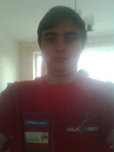  ,   Valdis, 32 ,   