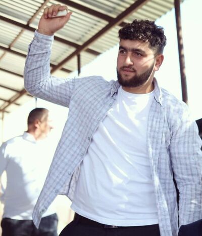  ,   Armen, 25 ,   ,   
