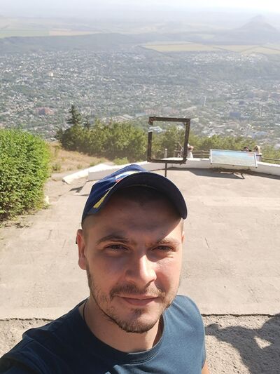  ,   Maxim, 33 ,   ,   