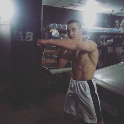  ,   Ruslan, 38 ,   ,   , c 