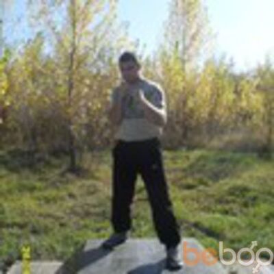  -,   Johnnyb, 37 ,  