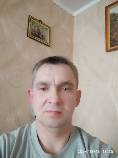  ,   Anton, 47 ,   ,   