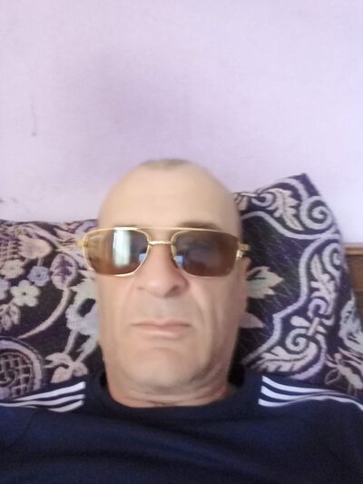  ,   Levan, 55 ,   c 