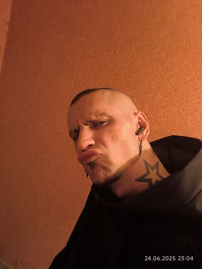 ,   Artur, 34 ,   ,   