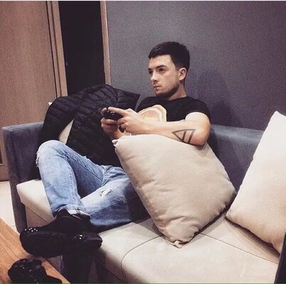  ,   Mika, 30 ,     , c 