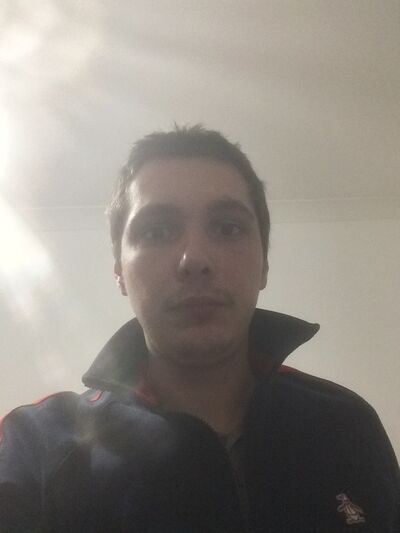  Canary Wharf,   Michail, 33 ,   ,   , c 