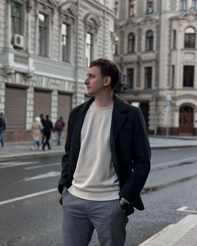  ,   Denis, 37 ,   ,   
