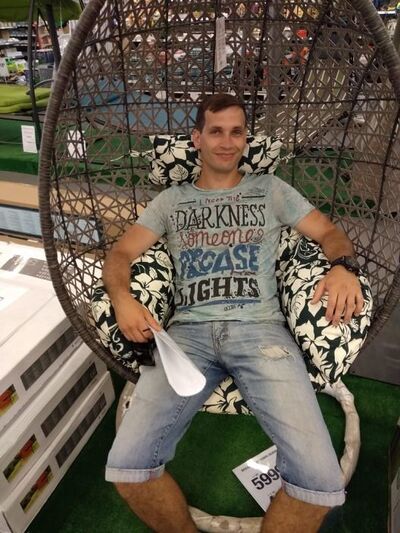  ,   Alex, 35 ,   