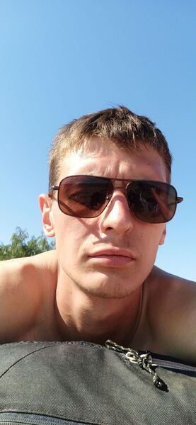 ,   Nikolos, 33 ,   